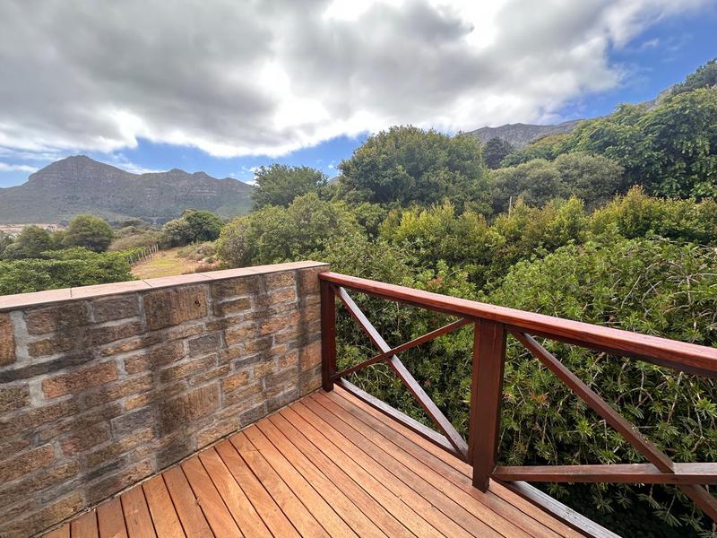 To Let 3 Bedroom Property for Rent in Noordhaven Western Cape